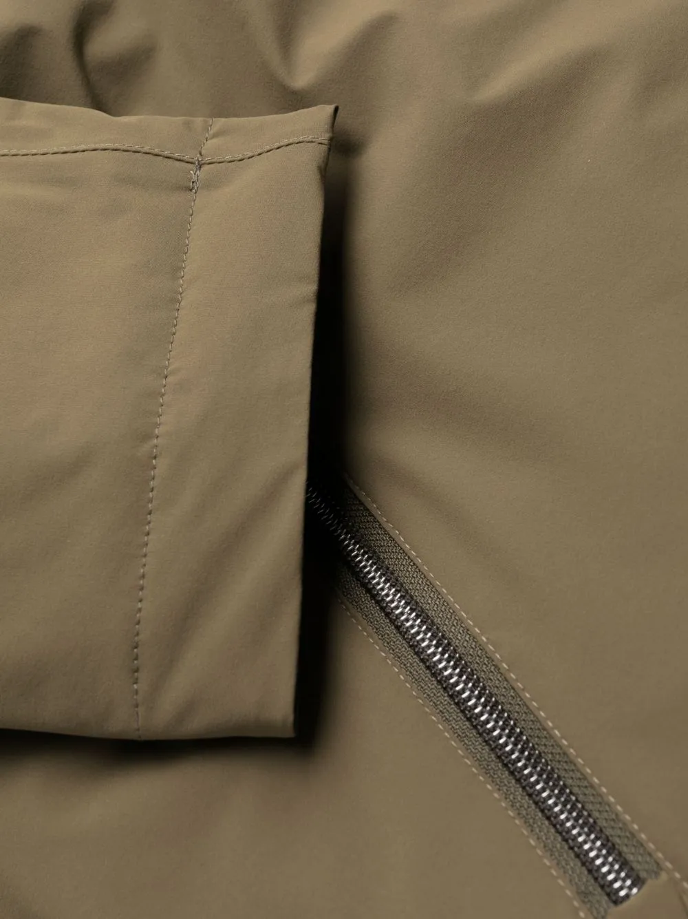 Herno Imperméable vert militaire à capuche